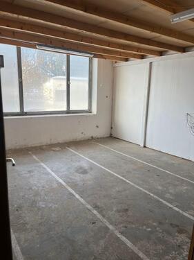 Foto - langfristig zu vermietende Lagerhalle mit 450 m2 im Obergeschoss