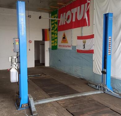 Foto - Garage Lager Werkstatt mit Hebebühne 4,20 m Hallenhöhe