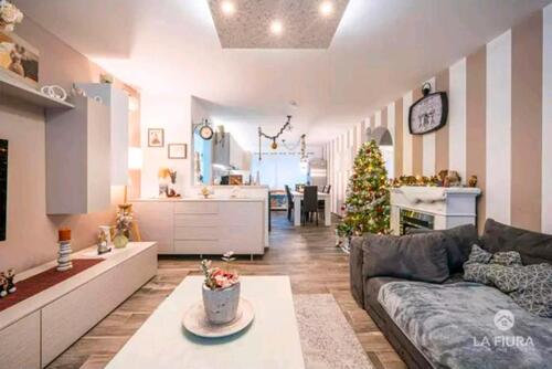 Foto - Sanierte 4Z Wohnung mit Balkon im Hochparterre (KücheParkplätze)