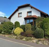 Einfamilienhaus mit Garage + separates Baugrundstück - Niedenstein