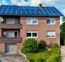 Großzügiges Wohnhaus mit zwei Wohneinheiten und großen Garten - Altenbeken