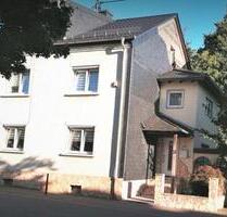 Charmantes Einfamilienhaus einseitig angebaut - zentral in Merzig