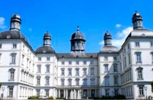 Foto - Tiefgaragenplatz Bensberg Schloss Residenz Video