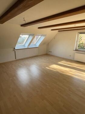 Foto - 4-Raum-Wohnung mit Einbauküche & renovierten Bad in Ehmen