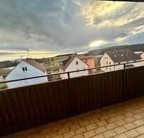 **Schöne 4-Zimmer-Wohnung im 1.OG mit Südbalkon - Lonsee