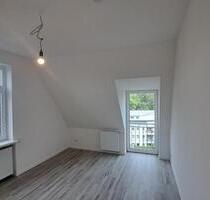 Charmante & großzügige Dachgeschosswohnung - Bochum Bochum-Südwest