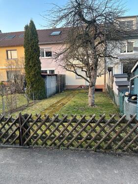 Foto - Reihenmittelhaus in Nürtingen mit Garten zu vermieten
