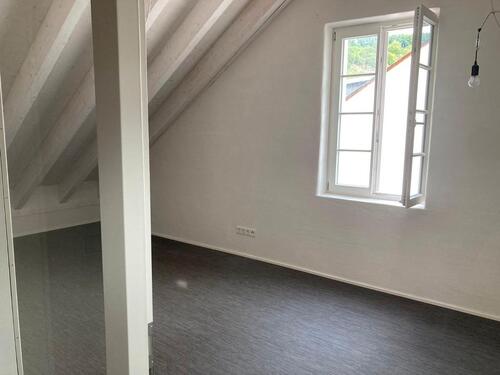 Foto - Helle 110 m² Wohnung mit Terrasse und zwei Stellplätzen