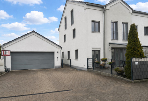 Foto - Gehobene Doppelhaushälfte in Kösching-Kasing