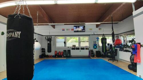 Foto - Sportstudio mit vielseitiger Ausstattung zur Vermietung!