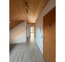 Dachgeschosswohnung - 850,00&nbsp;EUR Kaltmiete, ca.&nbsp; 100,00&nbsp;m&sup2; in Burgkirchen an der Alz (PLZ: 84508)