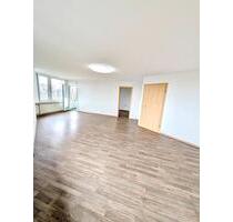 Großzügige und helle 2-Zimmer-Wohnung (73 m²) mit Balkon - Ludwigsburg Oßweil