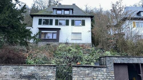 Foto - Ein Haus mit Geschichte – 3-Familienhaus in Siegen, Hubertusweg