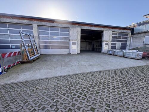 Foto - Halle Produktionshalle Industriegebiet Mausbach