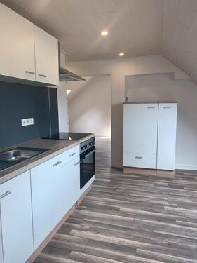 Foto - Sehr schöne DG Wohnung FBH, neue Küche, Stellplatz