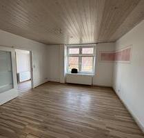 Westerau - Charmante Altbau EG Wohnung mit viel Licht, Gestaltungspotenzial & Stellplatz - Lasbek