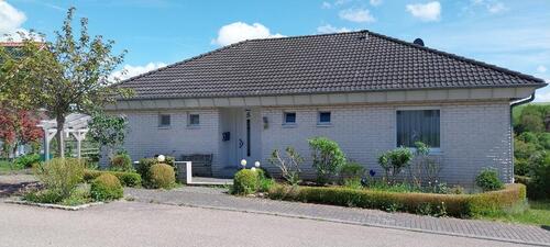 Foto - Freistehendes Einfamilienhaus EFH mit Wintergarten & Terrasse