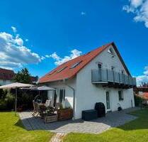 Doppelhaushälfte mit Garten, Terrasse, Balkon und Carport - Wolfsburg Detmerode
