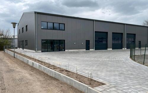 Foto - Große Halle inkl. Außenfläche zu vermieten