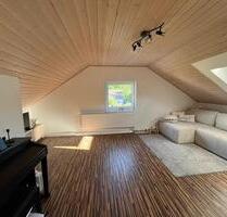 Schöne 2,5-Zimmer-Dachgeschosswohnung in Altenplos bei Bayreuth - Heinersreuth