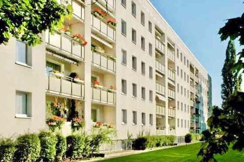Foto - Zentral gelegene schöne familienfreundliche 3-Zimmer-Wohnung mit Balkon und Einbauküche