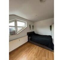 1 Zimmer Wohnung zu vermieten - 650,00&nbsp;EUR Kaltmiete, ca.&nbsp; 25,00&nbsp;m&sup2; in Kaiserslautern (PLZ: 67661) Einsiedlerhof