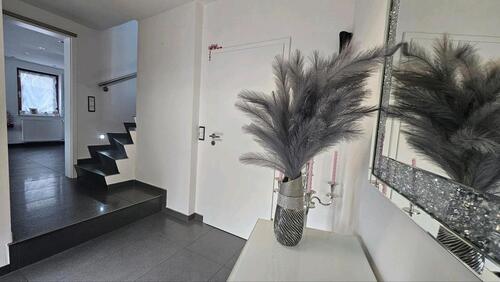 Foto - Freistehendes Modernisiertes Einfamilienhaus