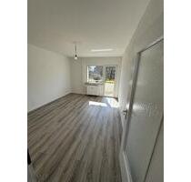 Sehr schöne sanierte 2 Zimmer Wohnung mit Balkon in Oberhausen zu vermieten