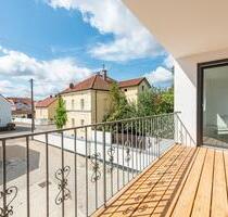 Moderne Wohnung im 1. Obergeschoss inklusive Einbauküche und zwei Außenstellplätze in Eitensheim!