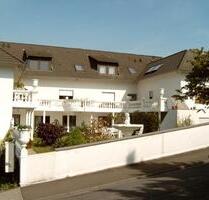 Helle 3-Zimmer DG Wohnung Wiesbaden-Breckenheim teilmöbliert