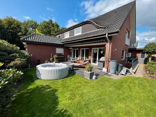Foto - Wohnhaus mit möglicher Anliegerwohnung und separaten Gewerbeteil