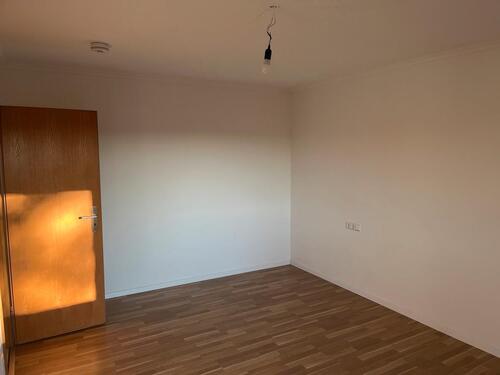 Foto - 3½-Zimmer-Wohnung mit Garten, Balkon und Stellplatz