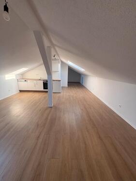 Foto - Helle, komplett sanierte 1-Zimmer Dachgeschosswohnung in Wernau