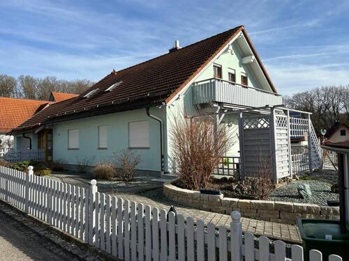 Foto - Großes Einfamilienhaus in ruhiger Wohngegend von Treuchtlingen