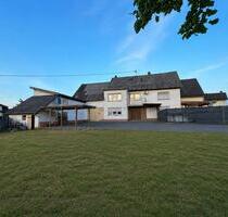 Einfamilienhaus (prov.freiprivat) Klima,E-Tor,heiz.neu, 900qm - Ötzingen