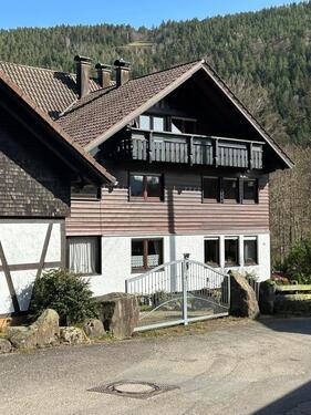 Foto - 2-Familienhaus, wärmegedämmt mit moderne Pellet-Zentralheizung