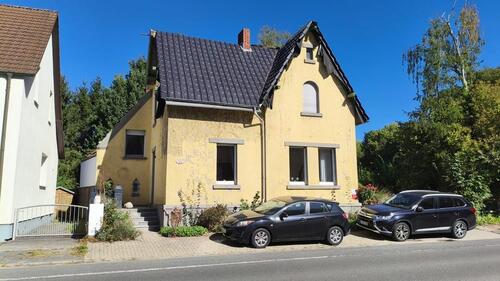 Foto - Großzügiges Haus mit viel Potential