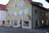 Foto - Büro-Ladengeschäft in belebter Geschäftsumgebung
