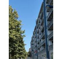 Großzügige 2-Zimmer-Wohnung mit Loggia und Aufzug in Offenbac - Offenbach am Main Hafen Großzügige 2-Zimmer-Wohnung mit Loggia und Aufzug in Offenbac - Offenbach am Main Hafen