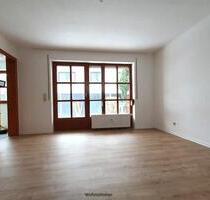 Attraktive Erdgeschosswohnung mit Terrasse u. Tiefgaragenstellpl. - Pocking