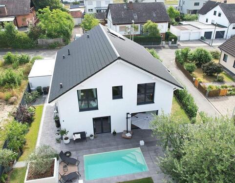 Foto - von Privat: Exklusives Einfamilienhaus mit moderner Architektur