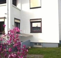 3 Familienhaus Huckelriede , 2 Whg frei, 3 Garagen optional - Bremen Neustadt