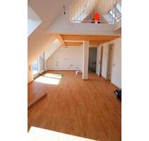 Lichtdurchflutete 2-Zi.-DG-Maisonette mit TG – offener Grundriss - München Feldmoching-Hasenbergl