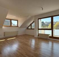 3,5 Zimmer Dachgeschosswohnung in Esslingen Wäldenbronn - Esslingen am Neckar Hegensberg