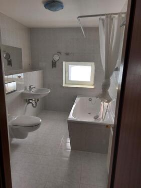 Foto - 1 Zimmer Dachgeschoßwohnung zur Miete in Halle (Saale)