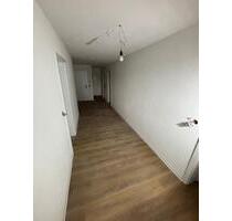 Frisch renovierte 3-Zimmer-Wohnung mit 94 m² zu vermieten - Vöhl