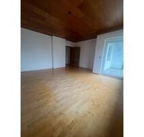 Sonnige Vierzimmerwohnung in ruhiger Wohnlage Speichersdorf