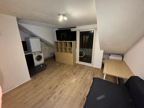 Foto - Zentrale Teilmöblierte 1-Zimmer Wohnung mit Balkon