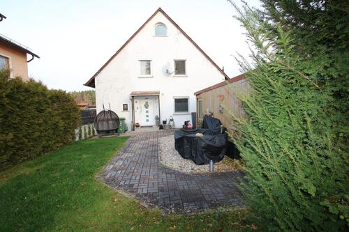 Foto - OH-145-26 Erdgeschosswohnung mit zwei Terrassen und Carport in Bodenwöhr
