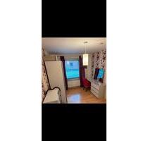 1 Zimmer WG Für Frauen - 450,00&nbsp;EUR Kaltmiete, ca.&nbsp; 48,00&nbsp;m&sup2; in Hamburg (PLZ: 22525) Stellingen